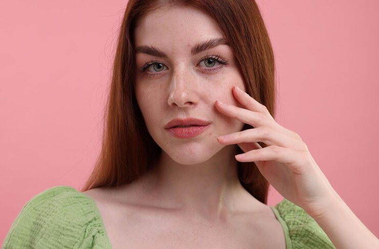 چه چیزی باعث ایجاد لکه می شود؟